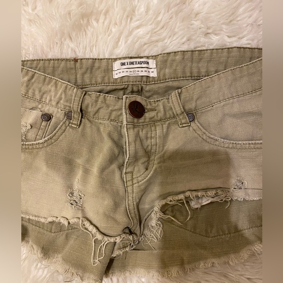 SZ 27 One Teaspoon Bonitas Jean Shorts in Army Green - Picture 3 of 3